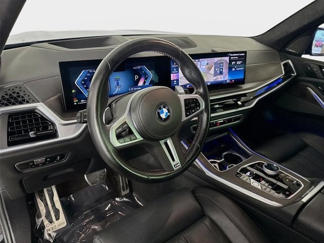 2023 BMW X7 M60i