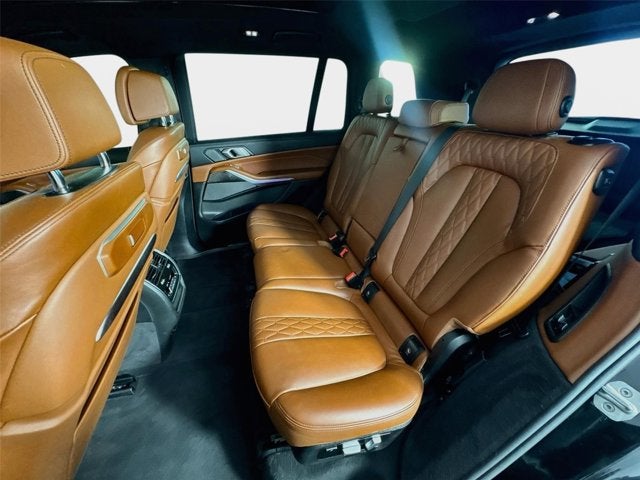 2025 BMW X7 M60i