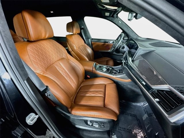 2025 BMW X7 M60i