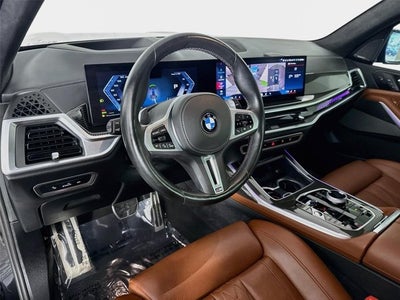 2025 BMW X7 M60i