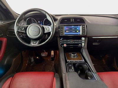 2017 Jaguar F-PACE 35t R-Sport
