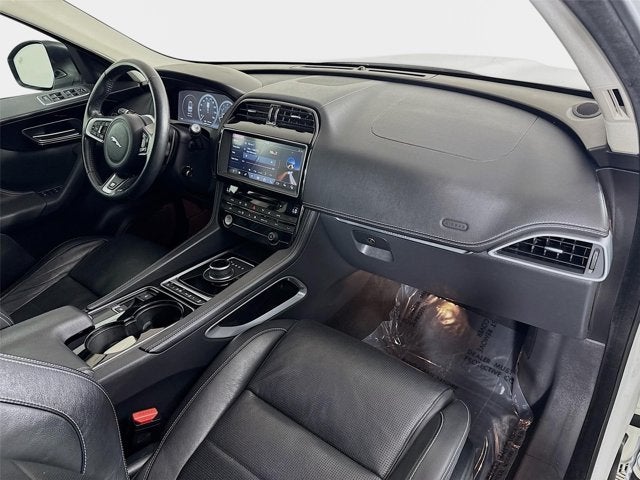2017 Jaguar F-PACE 35t R-Sport