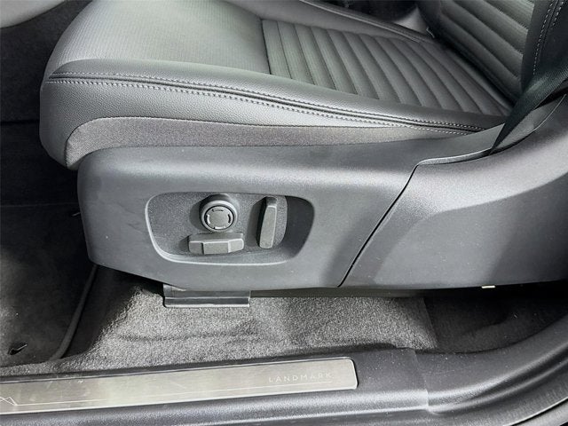 2026 Land Rover Discovery Sport Landmark