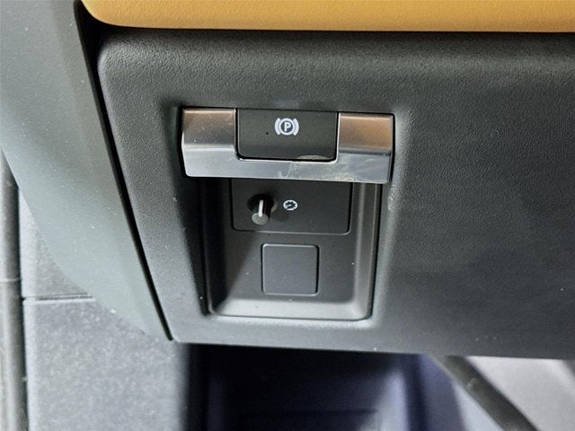 2024 Land Rover Defender 110 X-Dynamic SE