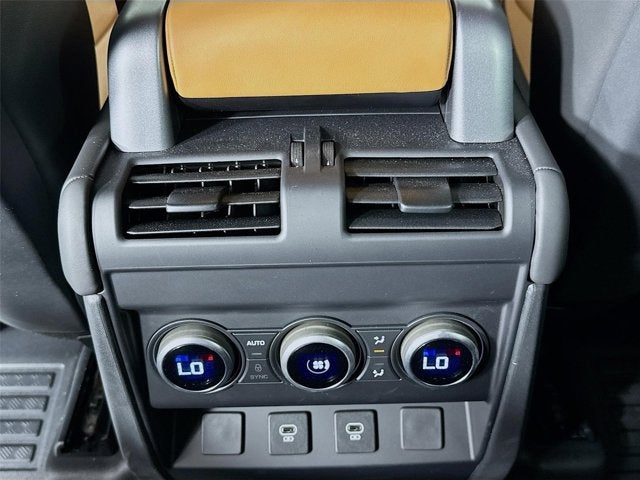 2024 Land Rover Defender 110 X-Dynamic SE