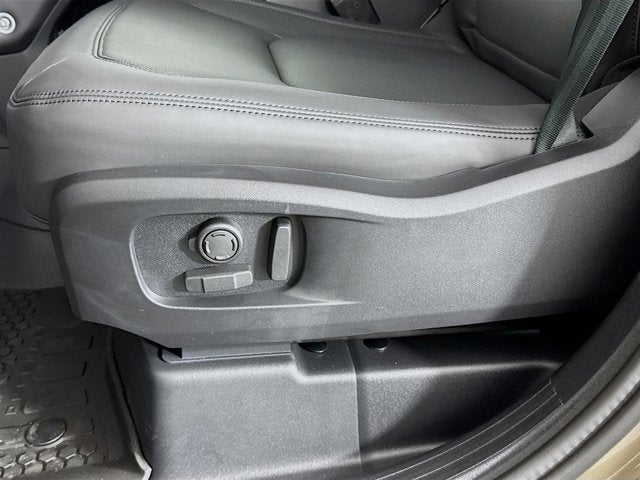 2025 Land Rover Defender 110 X-Dynamic SE