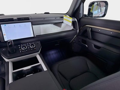 2025 Land Rover Defender 110 X-Dynamic SE