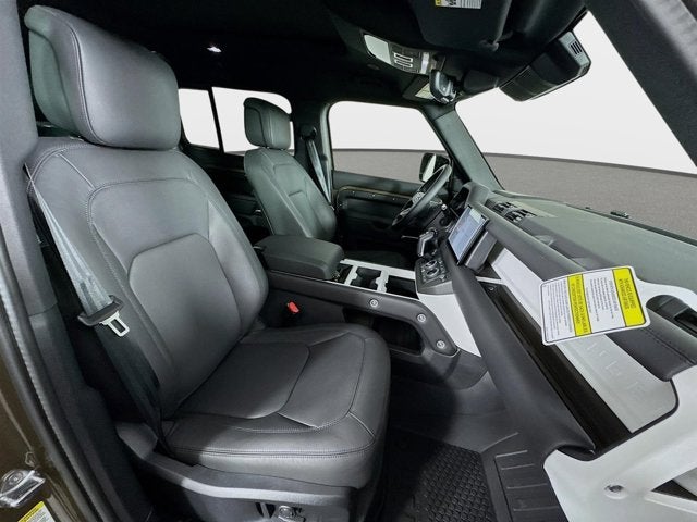 2025 Land Rover Defender 110 X-Dynamic SE