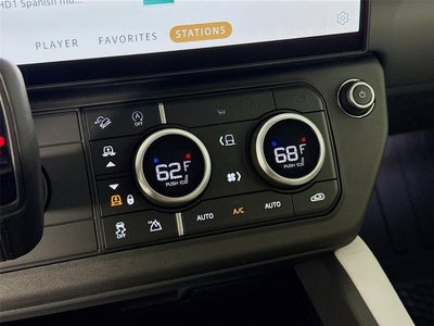 2026 Land Rover Defender 110 X-Dynamic SE