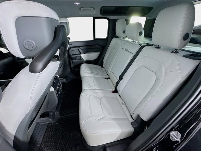 2026 Land Rover Defender 110 X-Dynamic SE