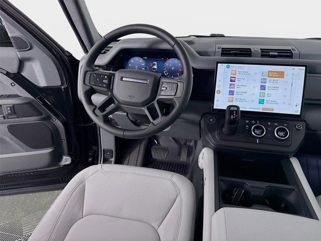 2026 Land Rover Defender 110 X-Dynamic SE