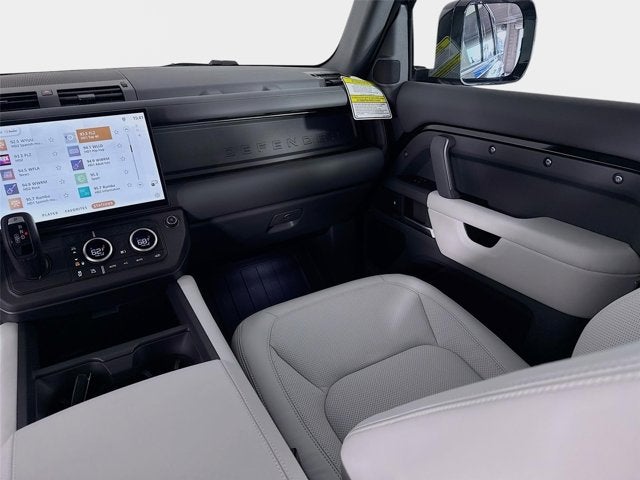 2026 Land Rover Defender 110 X-Dynamic SE