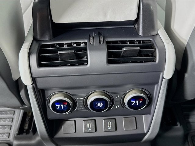 2026 Land Rover Defender 110 X-Dynamic SE