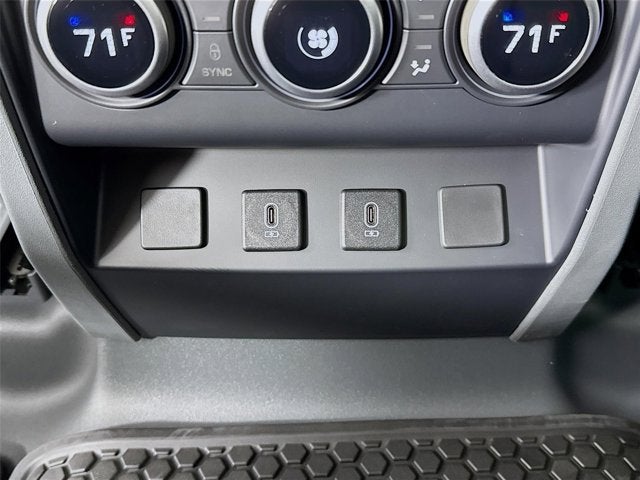 2026 Land Rover Defender 110 X-Dynamic SE