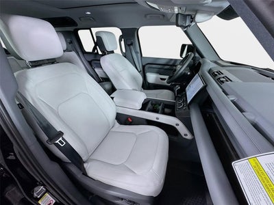 2026 Land Rover Defender 110 X-Dynamic SE