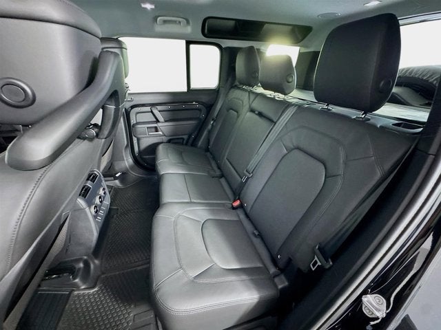 2026 Land Rover Defender 110 X-Dynamic SE