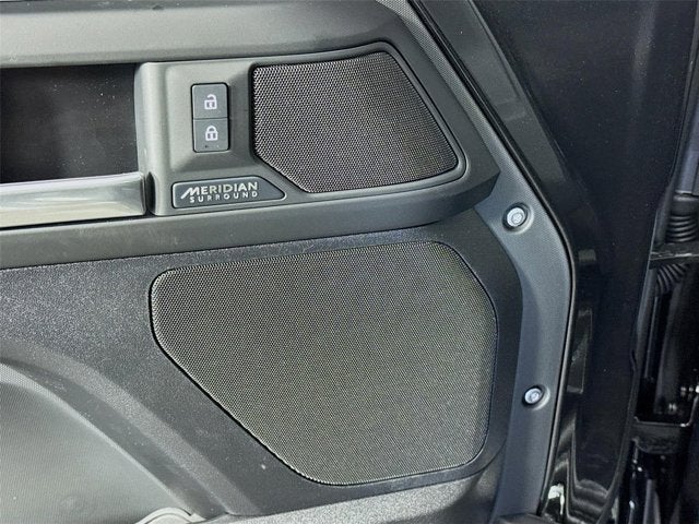 2026 Land Rover Defender 110 X-Dynamic SE