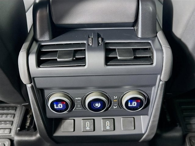 2026 Land Rover Defender 110 X-Dynamic SE