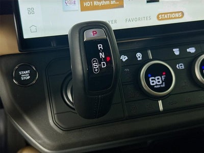 2026 Land Rover Defender 110 X-Dynamic SE