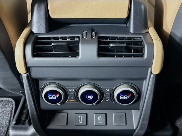 2026 Land Rover Defender 110 X-Dynamic SE