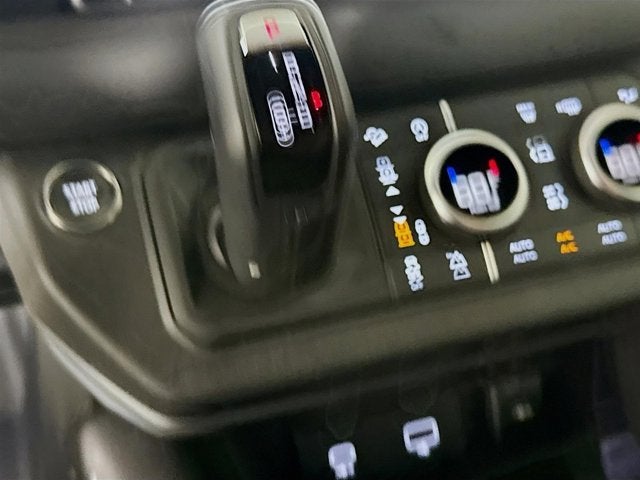 2024 Land Rover Defender 110 X-Dynamic SE