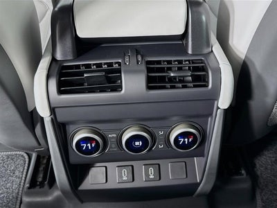 2026 Land Rover Defender 110 X-Dynamic SE