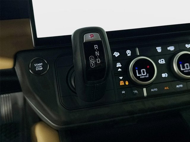 2026 Land Rover Defender 110 X-Dynamic SE