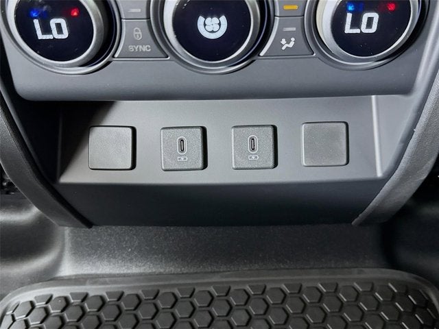 2026 Land Rover Defender 110 X-Dynamic SE