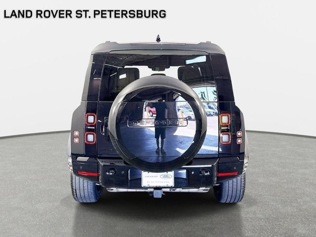 2026 Land Rover Defender 110 X-Dynamic SE