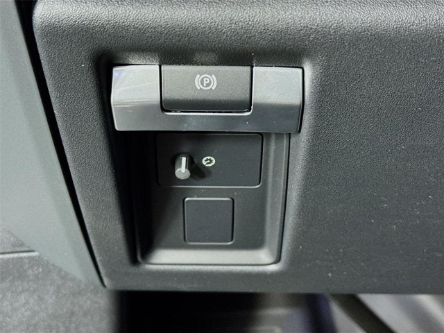 2026 Land Rover Defender 110 X-Dynamic SE