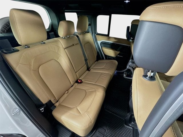 2026 Land Rover Defender 110 X-Dynamic SE