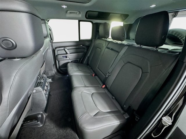 2026 Land Rover Defender 110 X-Dynamic SE