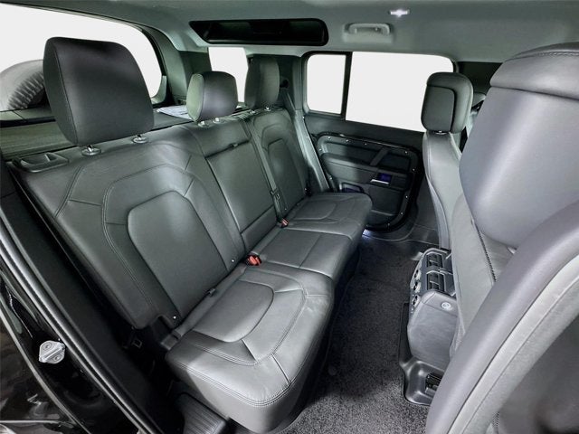 2026 Land Rover Defender 110 X-Dynamic SE