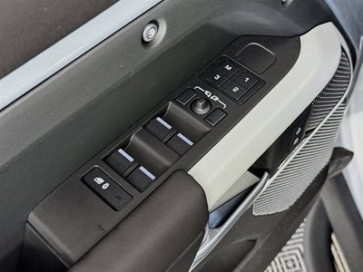 2024 Land Rover Defender 110 X-Dynamic SE