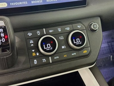 2025 Land Rover Defender 110 X-Dynamic SE
