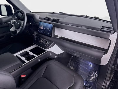 2025 Land Rover Defender 110 X-Dynamic SE