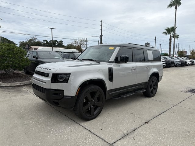 2026 Land Rover Defender 130 X-Dynamic SE