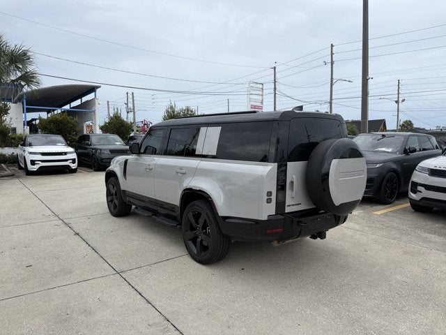 2026 Land Rover Defender 130 X-Dynamic SE