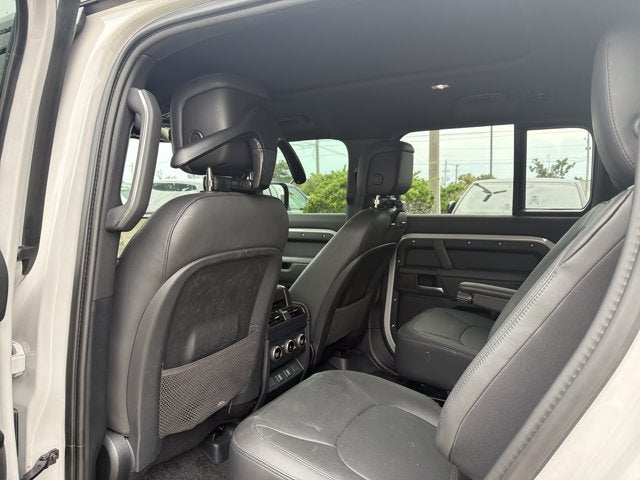 2026 Land Rover Defender 130 X-Dynamic SE