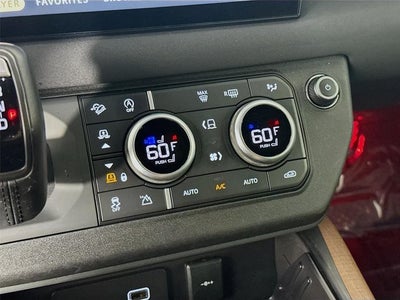 2023 Land Rover Defender 130 X-Dynamic SE