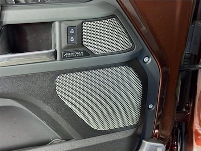 2023 Land Rover Defender 130 X-Dynamic SE