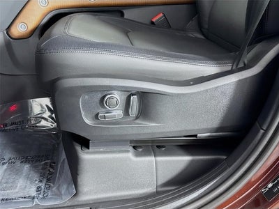 2023 Land Rover Defender 130 X-Dynamic SE