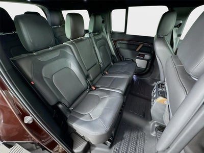 2023 Land Rover Defender 130 X-Dynamic SE
