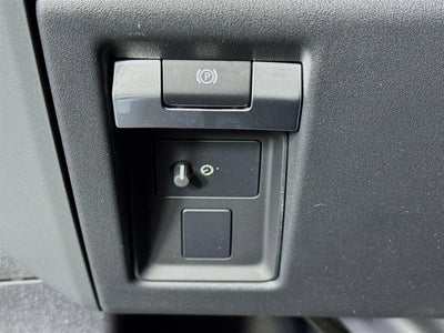 2026 Land Rover Defender 130 X-Dynamic SE