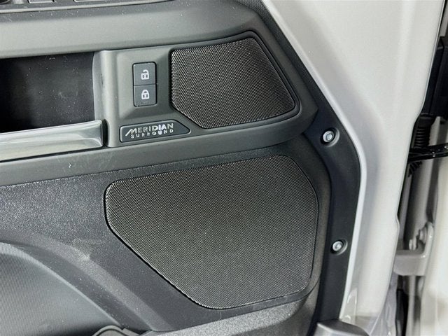 2026 Land Rover Defender 130 X-Dynamic SE