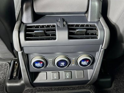 2026 Land Rover Defender 130 X-Dynamic SE