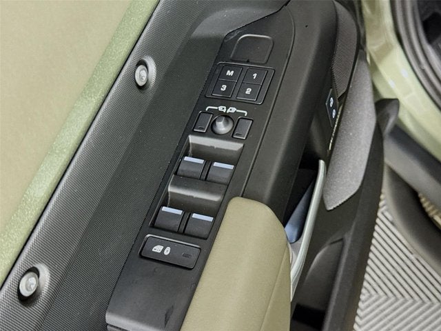 2025 Land Rover Defender 110 S