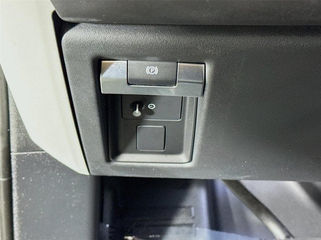2025 Land Rover Defender 110 S