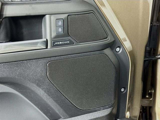 2025 Land Rover Defender 110 S