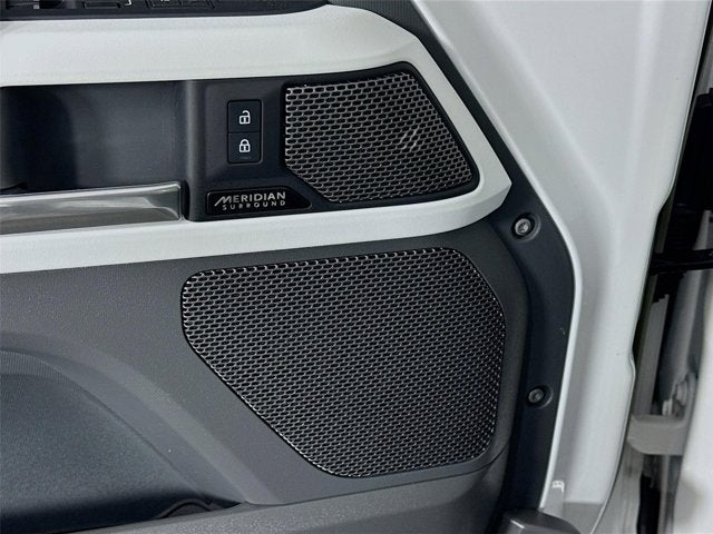 2023 Land Rover Defender 110 SE